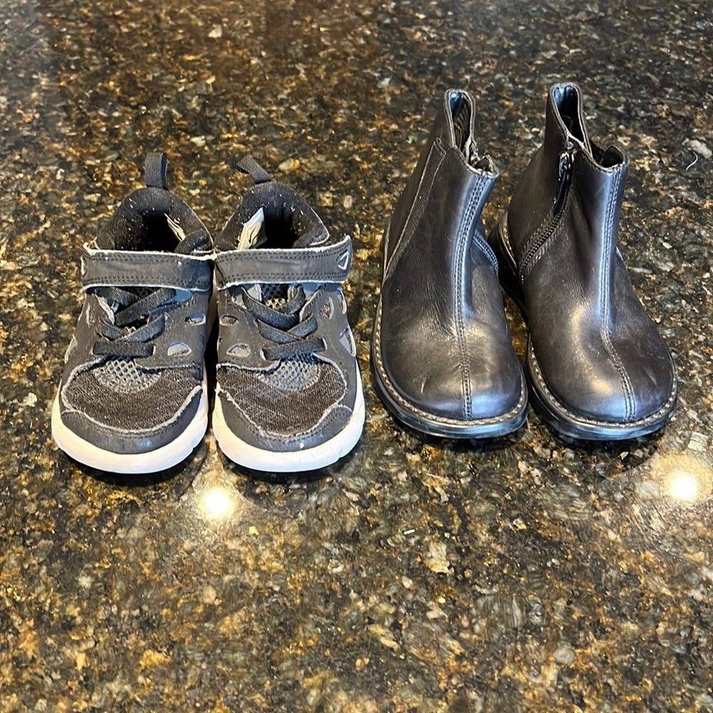 Bundle of size 7 toddler shoes Nike and Sam and Libby